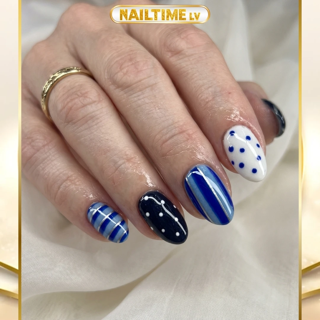 Nail colours